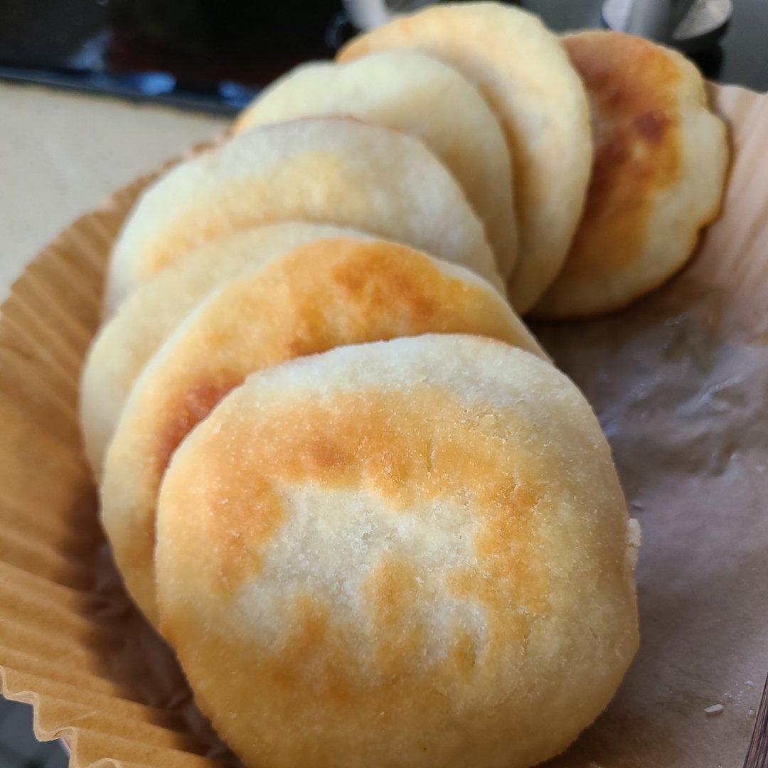 烫面小糖饼 柔软劲道 凉了也不硬 做法简单一看就会 附细节视频详解