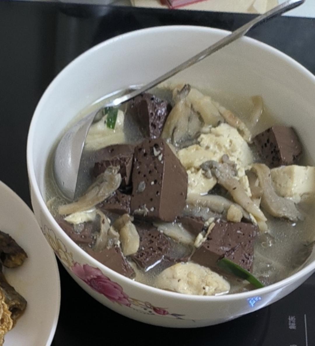 平菇烧豆腐