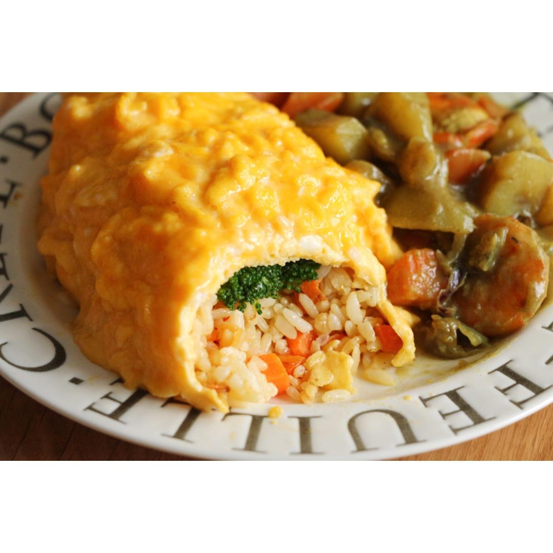 奶香鸡肉咖喱蛋包饭