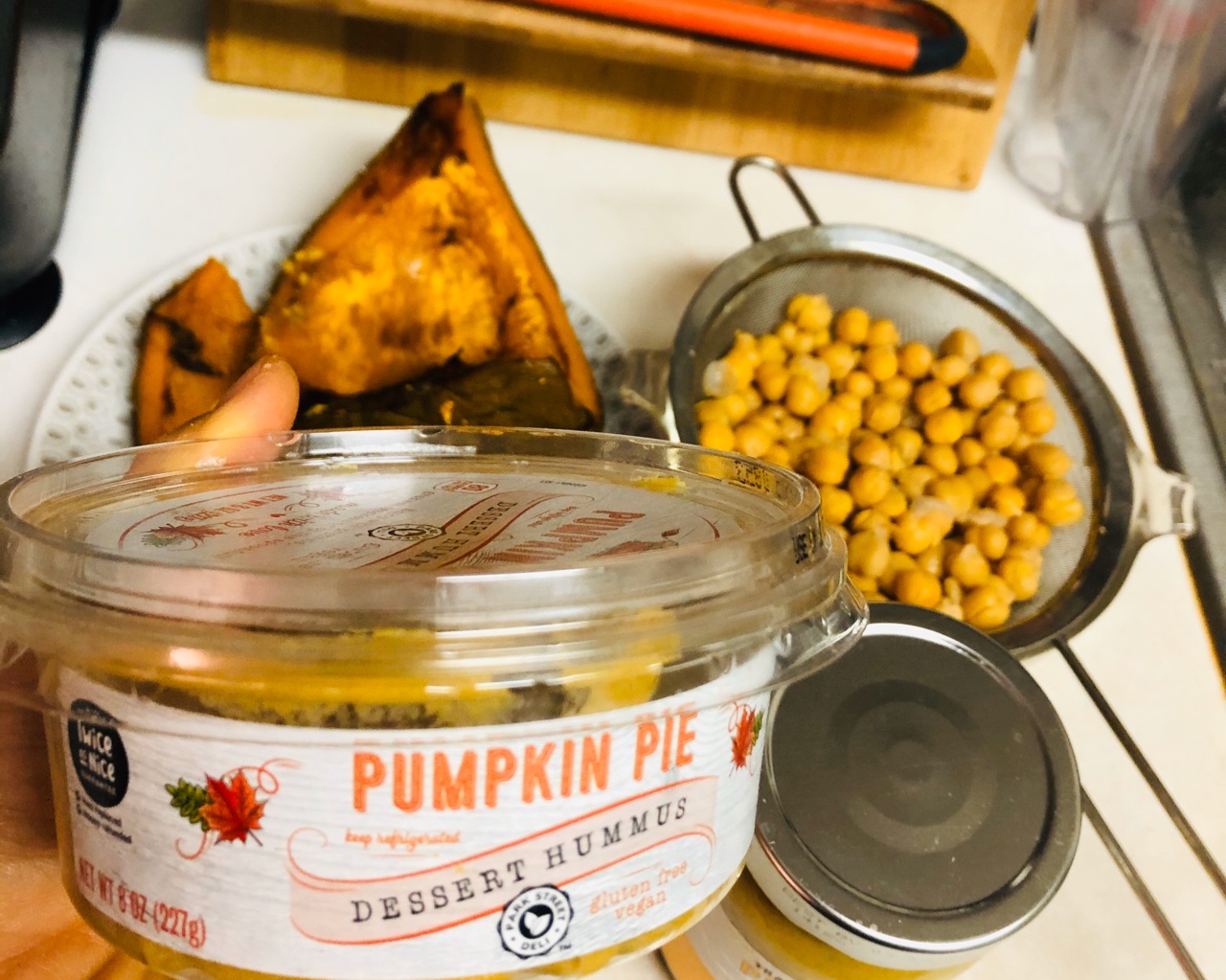 健康甜点：南瓜派鹰嘴豆泥-无添加糖（copycat Aldi‘s Pumpkin Pie Hummus-No added sugar）的做法