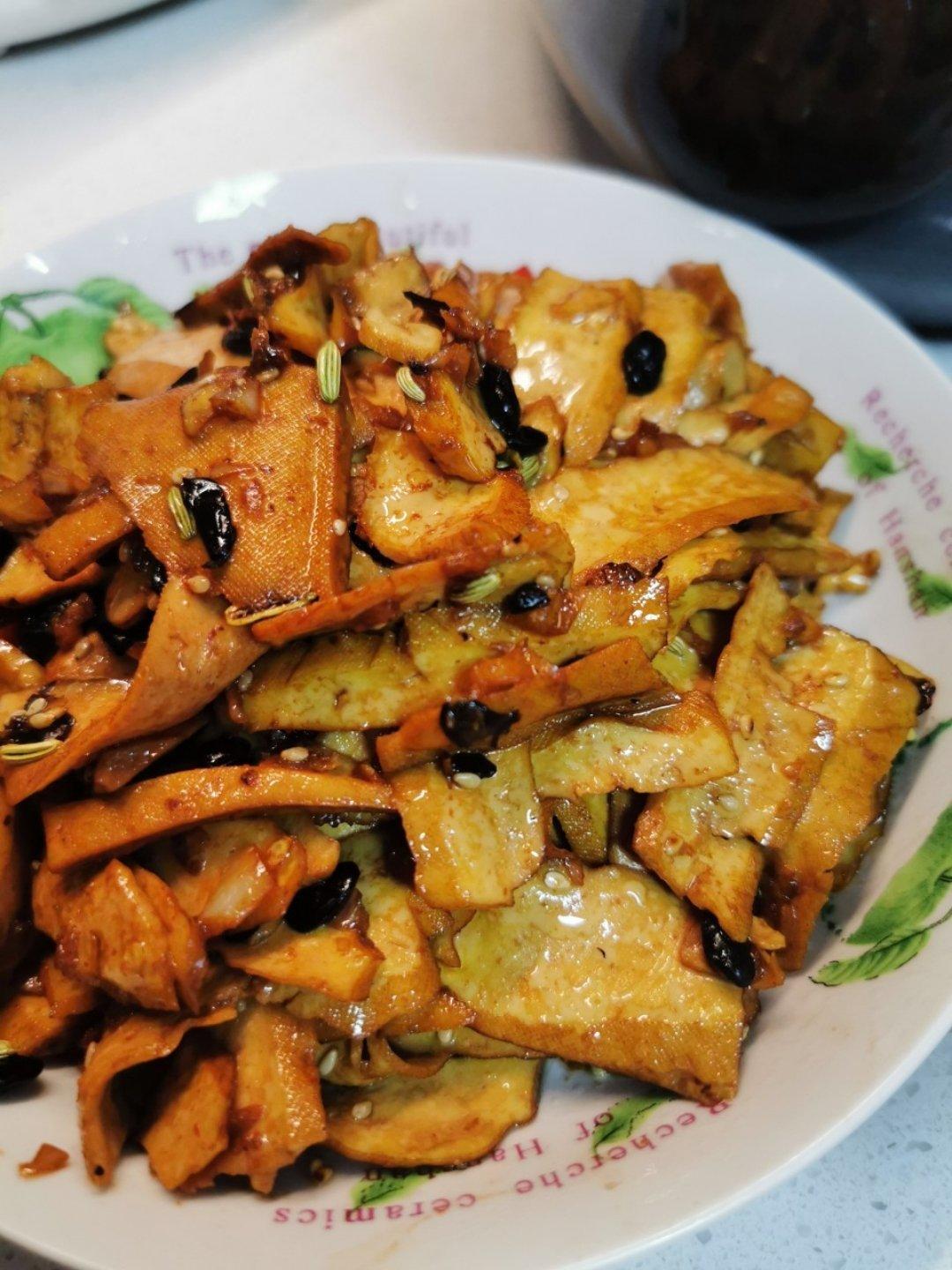 零嘴麻辣香干