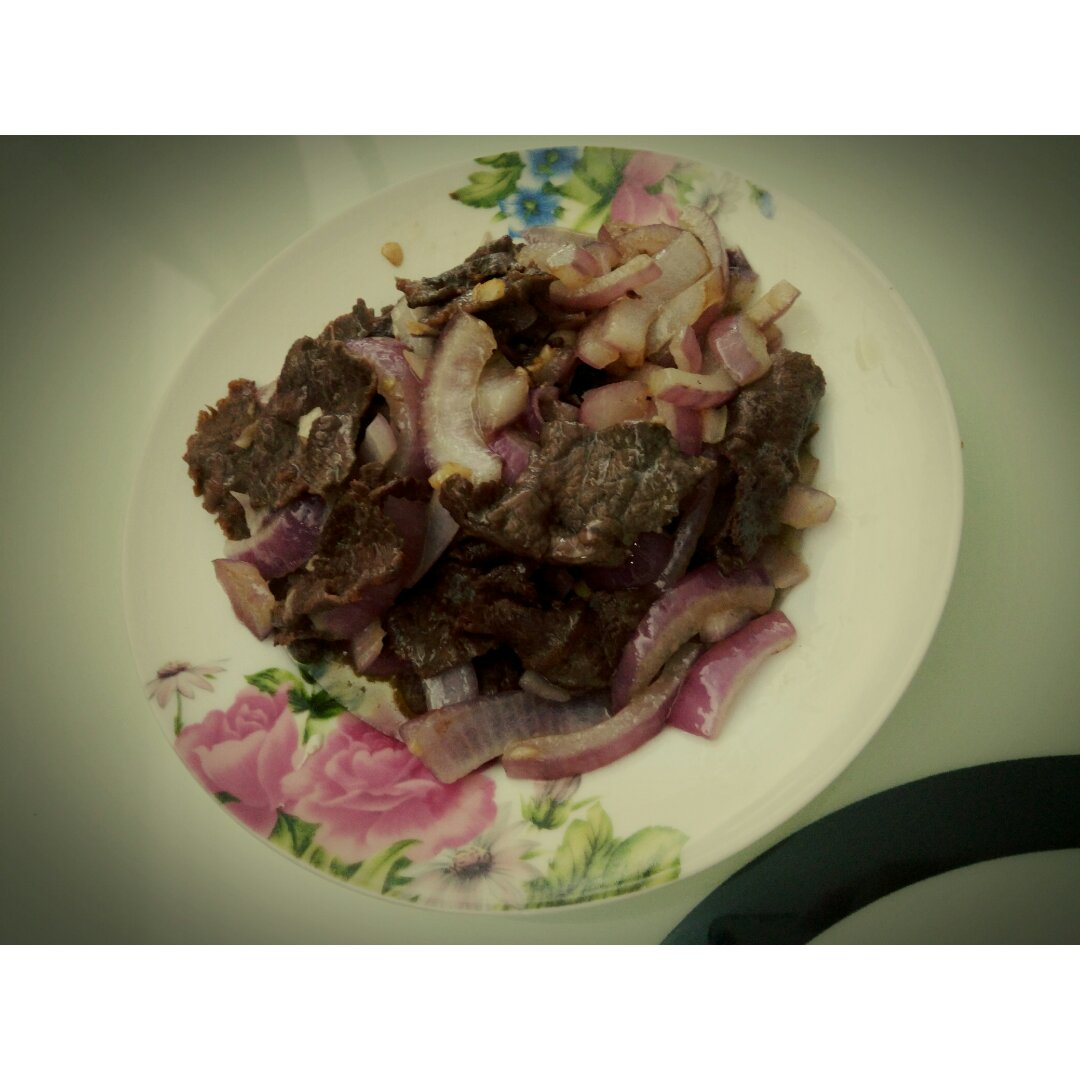 洋葱炒牛肉