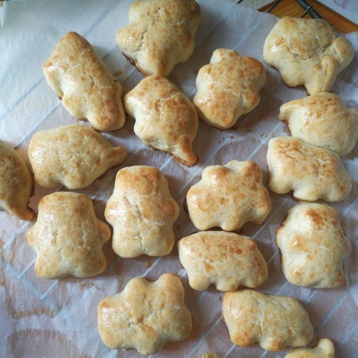 【视频】3分钟 奶油司康Scone(可能是世界上最快手的司康) 消耗淡奶油～