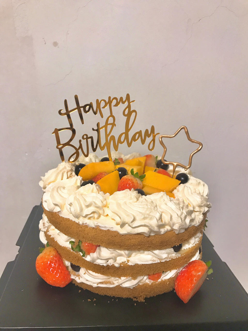 新手必成8寸生日蛋糕（详细多图干货经验分享，解决戚风蛋糕塌陷，奶油饰面涂不好，烤箱温度不好掌握等各种问题）