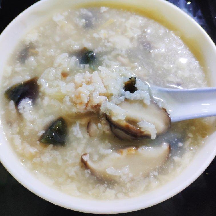 皮蛋香菇瘦肉粥
