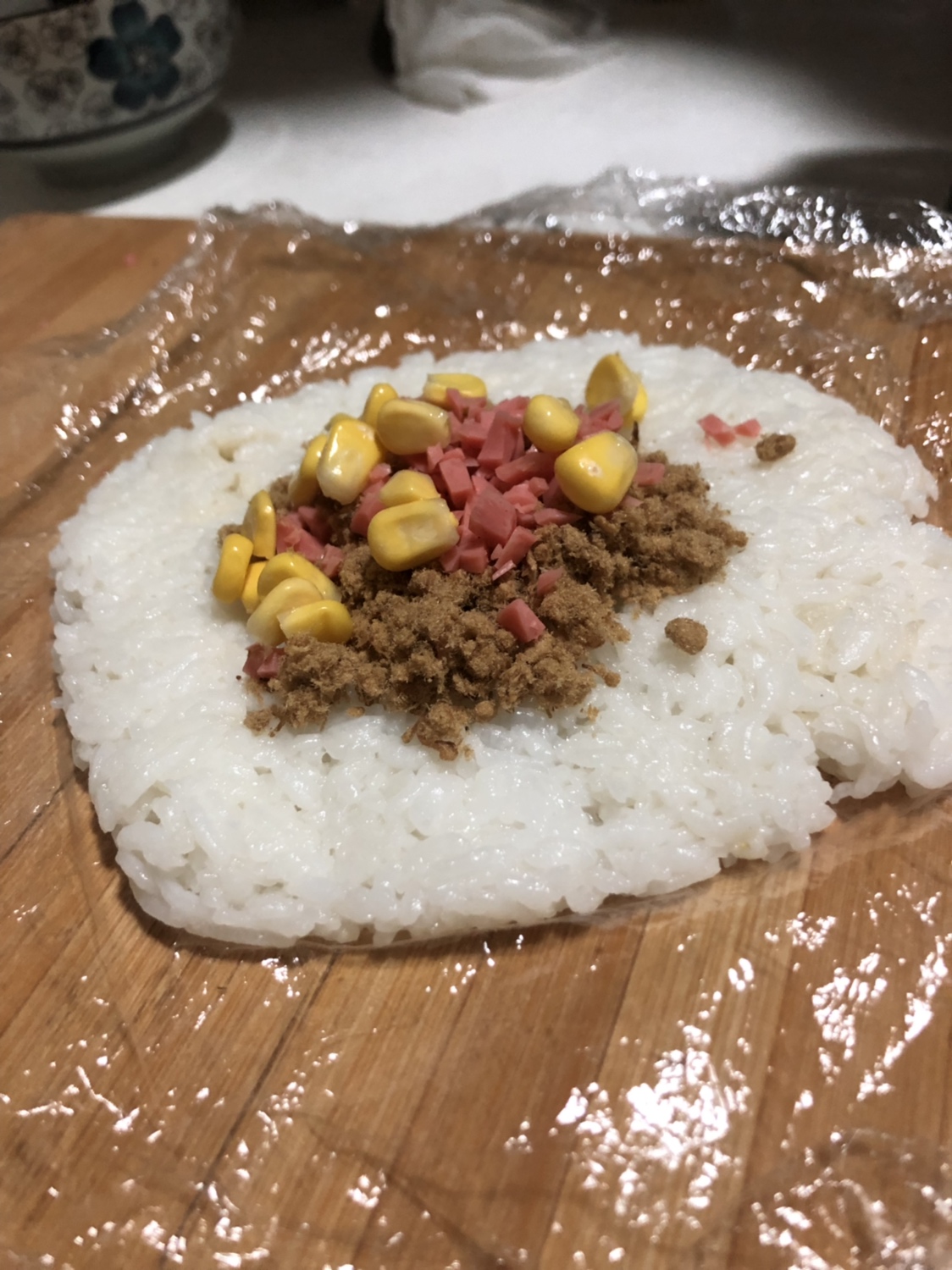 玉米肉松饭团🍙的做法 步骤2
