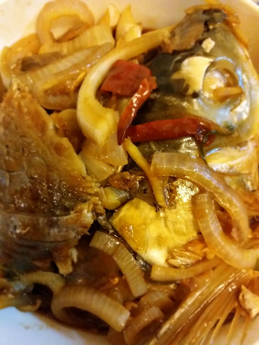 这么做《中餐厅》里的砂锅鱼头煲，超简单！