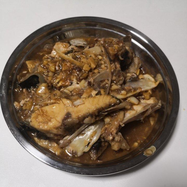 厨师长教你：“蒜香鱼头”的家常做法，蒜香味十足味道非常赞