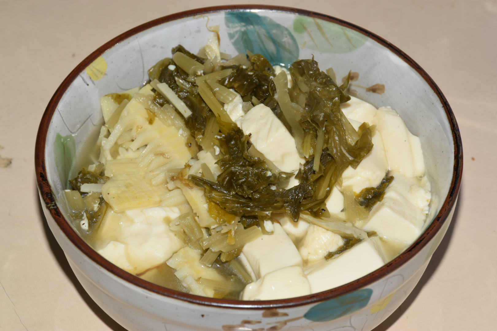 雪菜春笋炖豆腐的做法