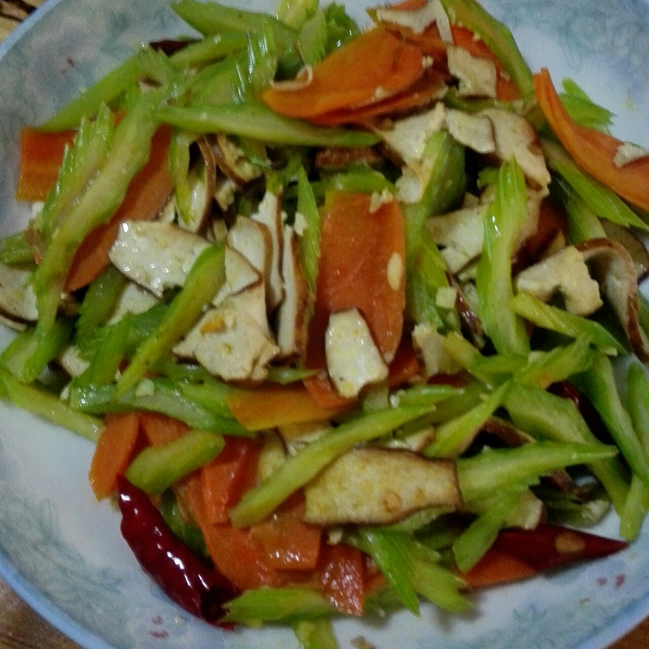 芹菜炒香干
