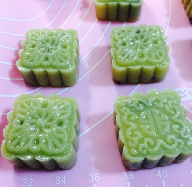 广式月饼——蛋黄莲蓉月饼