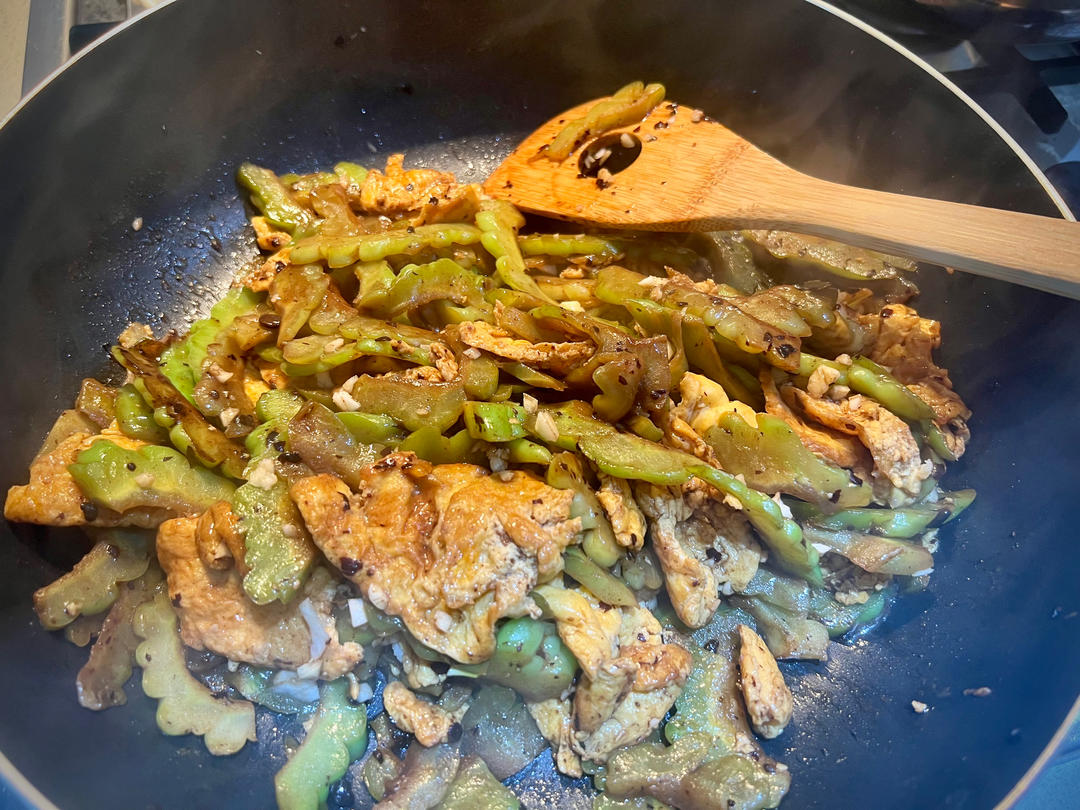 豆豉苦瓜炒鸡蛋