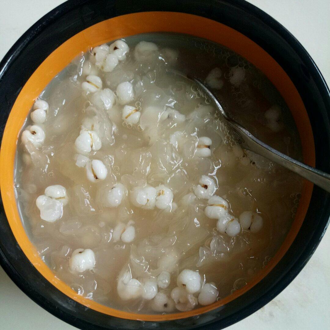 熊出没2做的薏仁银耳