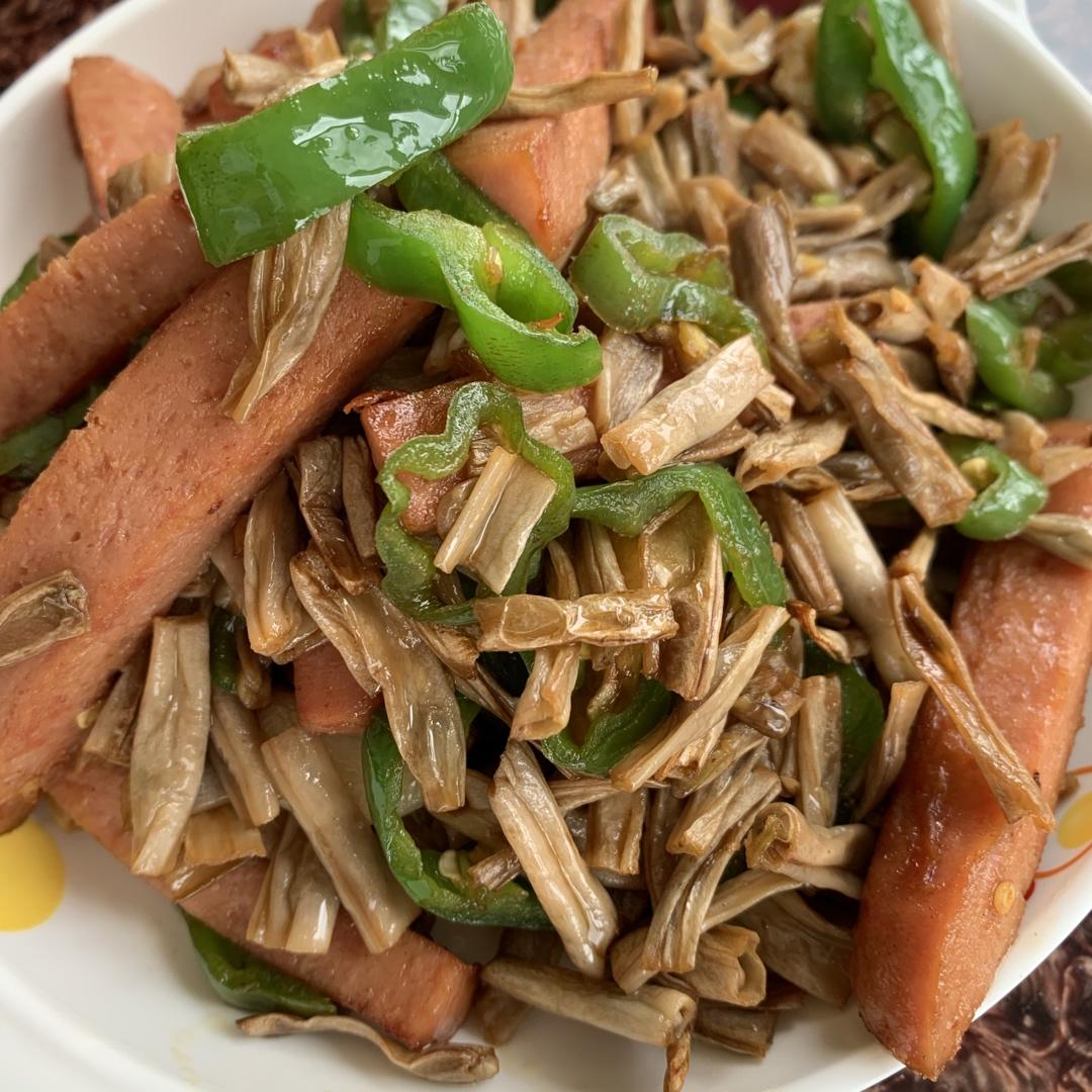 卜豆角炒拆骨肉（教你自制湖南卜豆角）