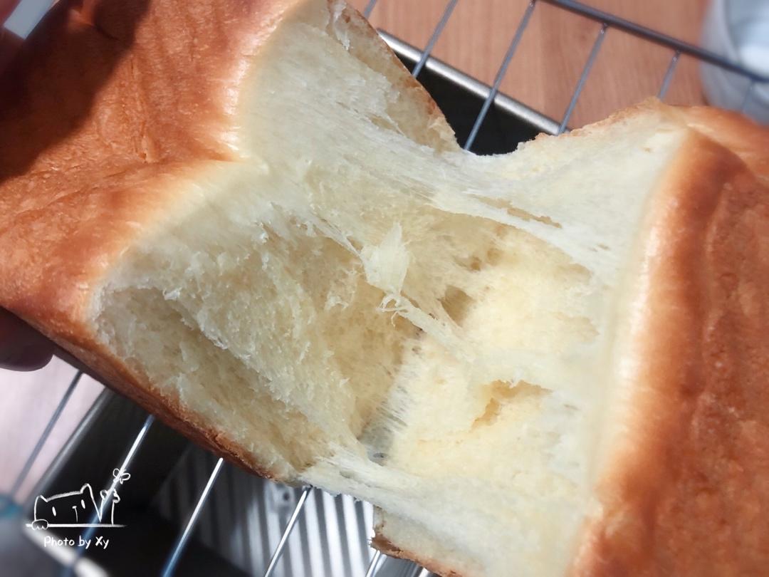 用烤箱自己做面包--手工牛奶吐司面包