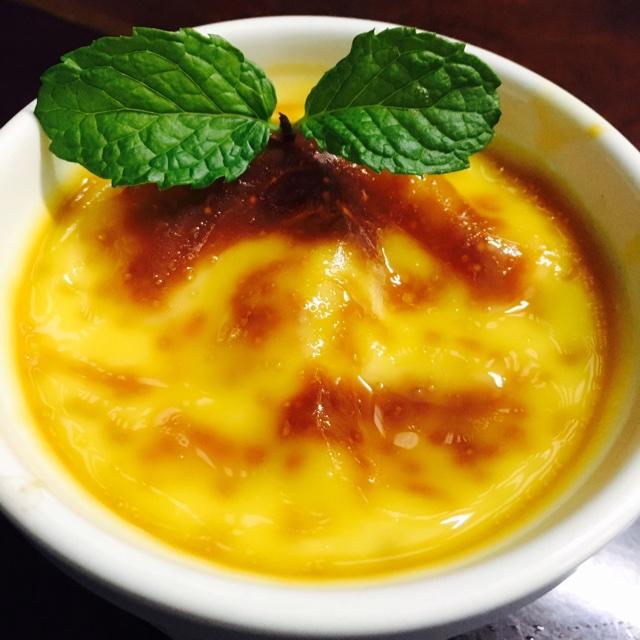 Crèmebrulée。法式烤布雷。焦糖布丁。