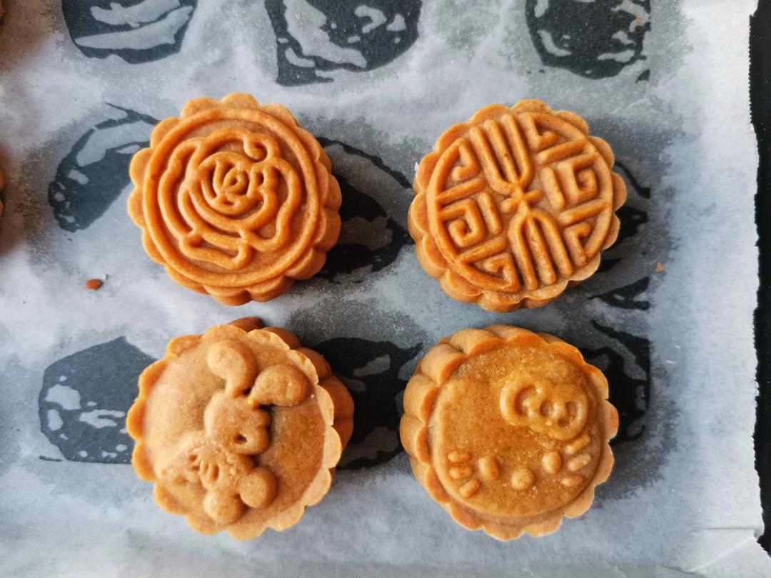 广式月饼—蛋黄莲蓉月饼