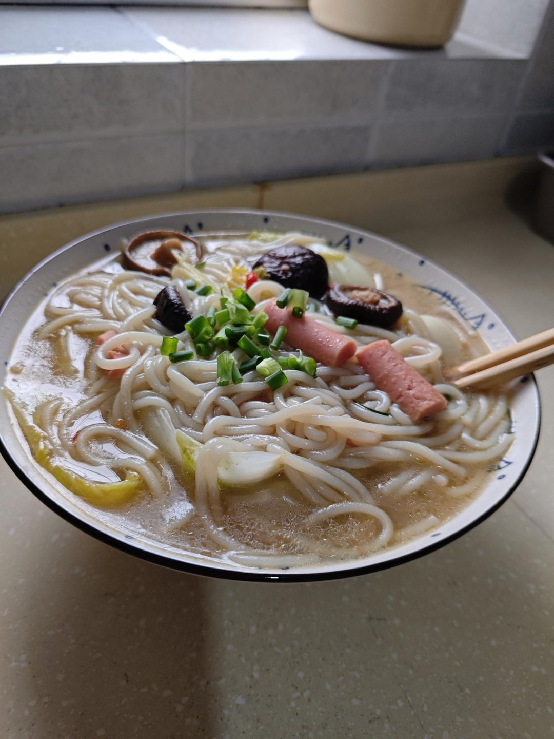 娃娃菜粉丝煲，低卡又鲜美
