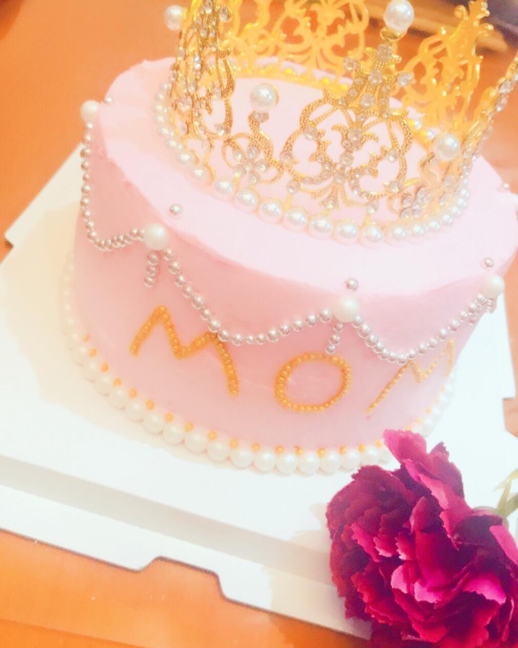 郑千千的妈妈做的myqueen主题皇冠蛋糕