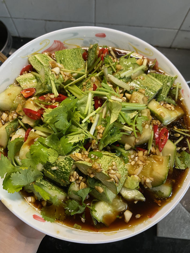 赞不绝口拍黄瓜🥒