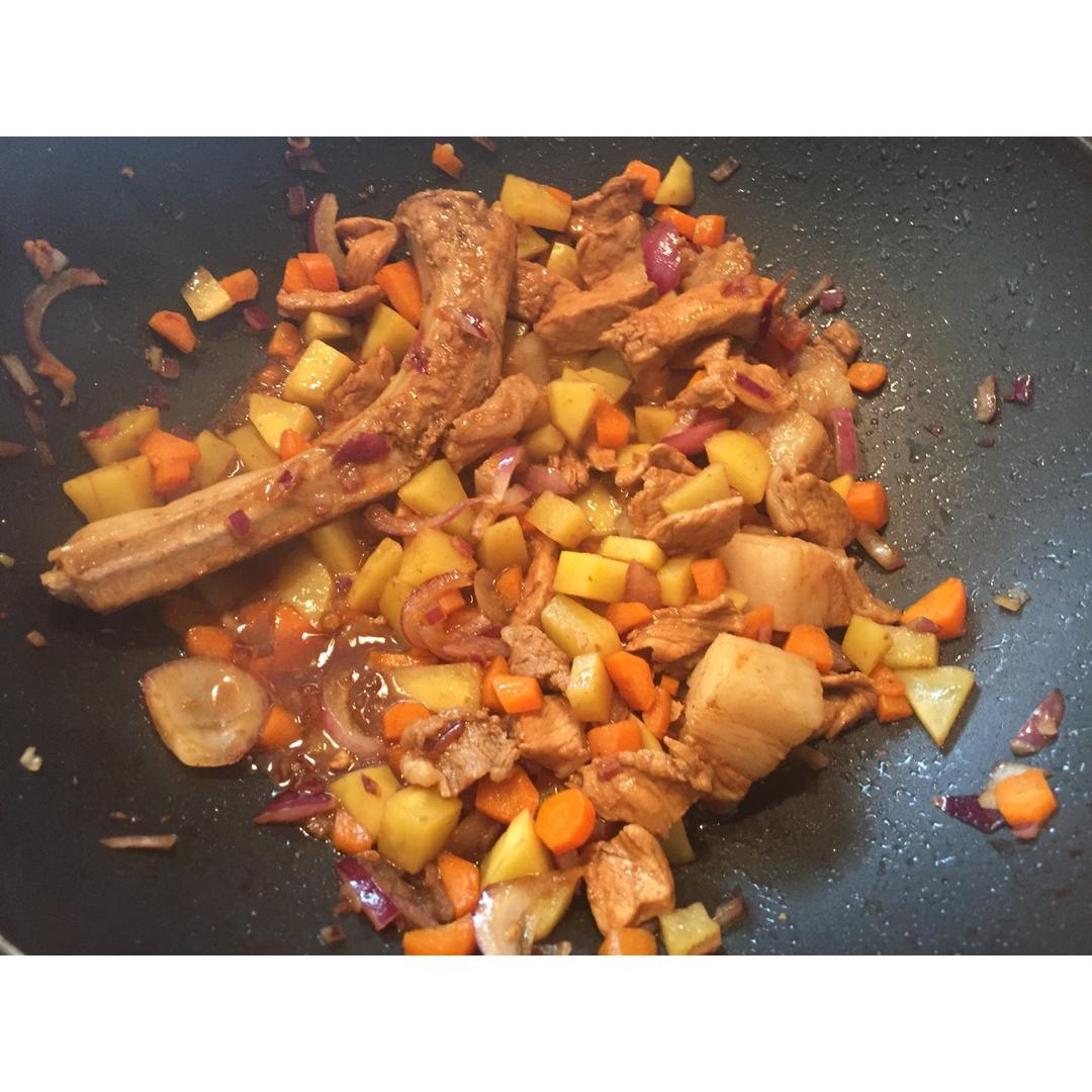 羊肉抓饭