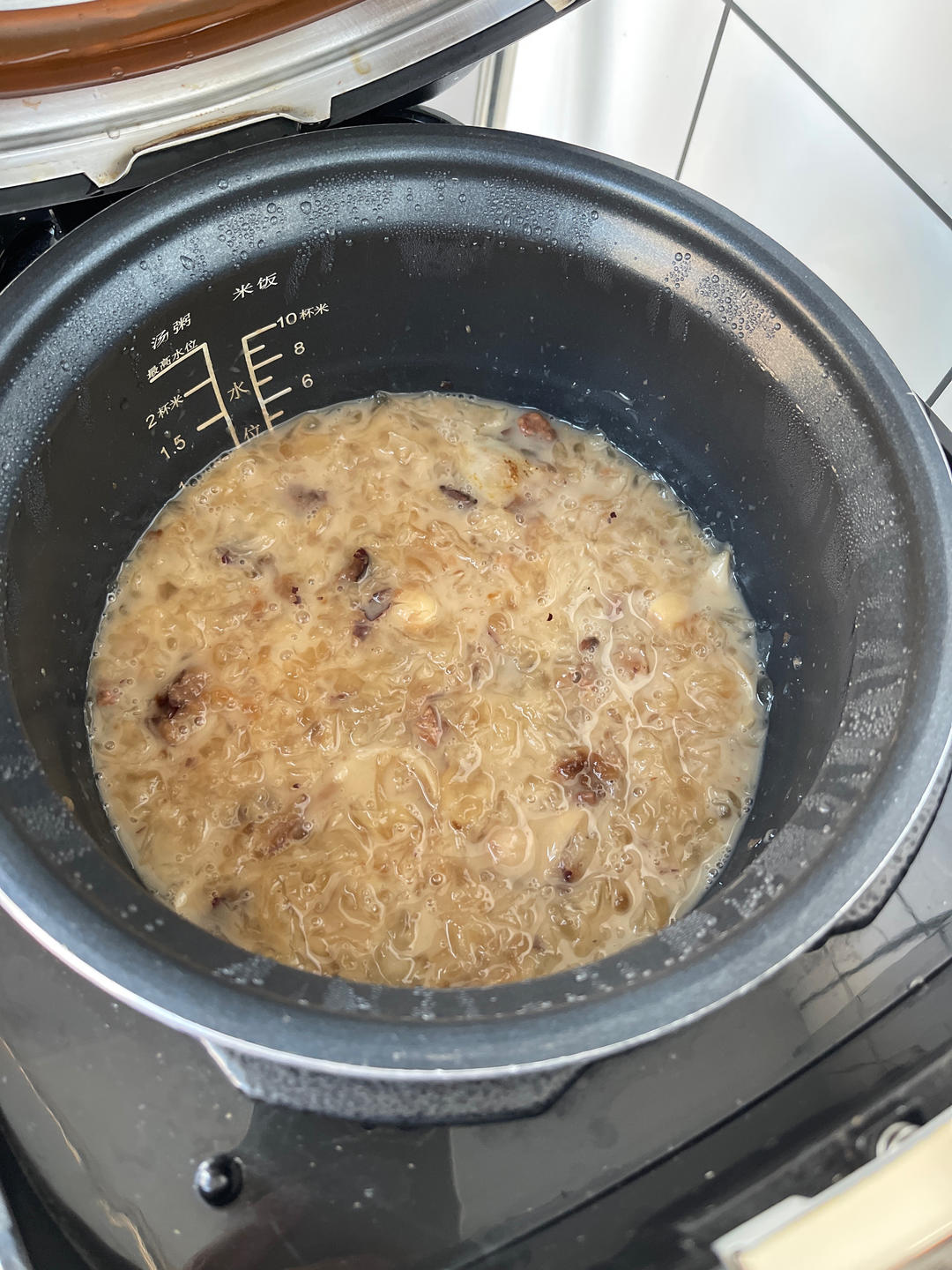 红枣银耳莲子羹（有出胶质、出胶，懒人的电压力锅版）