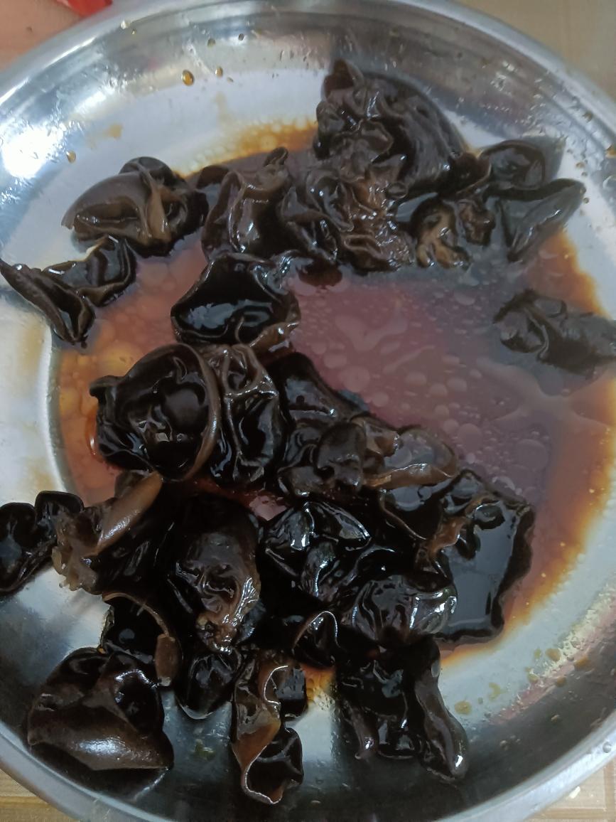 宴会凉拌木耳的做法
