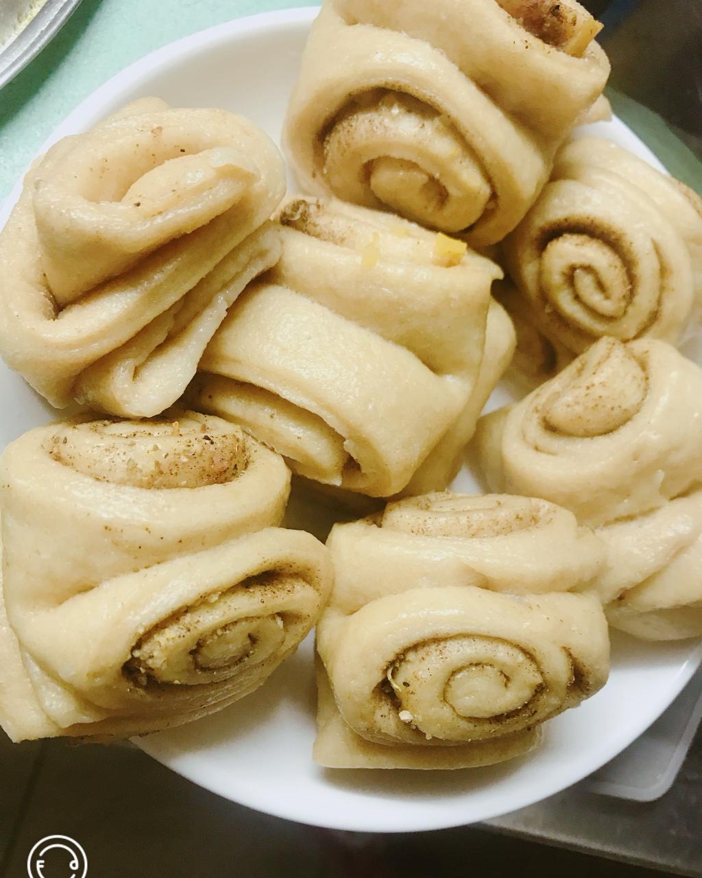 柚米樱桃做的椒盐花卷