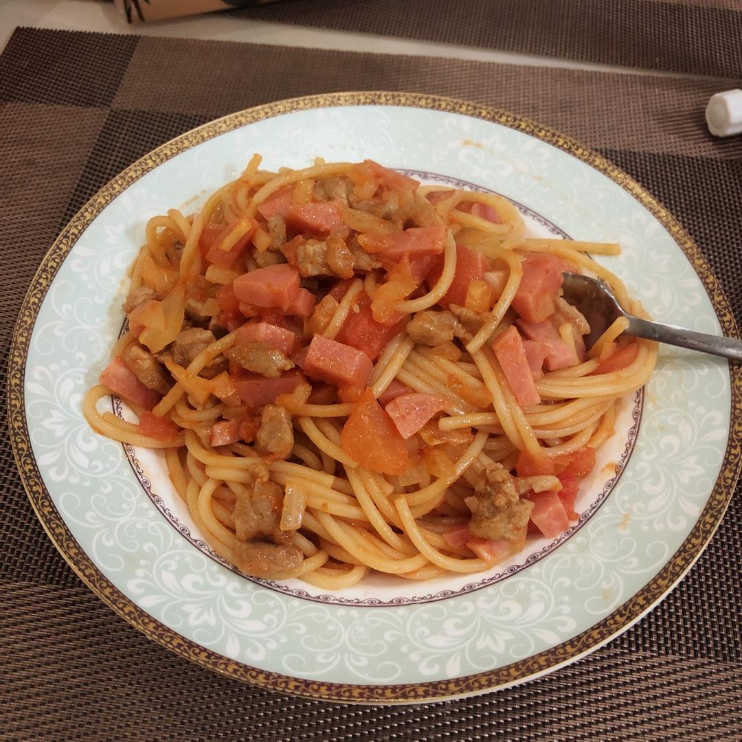 番茄肉酱意大利面