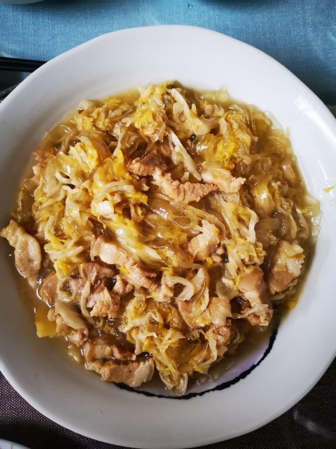 东北酸菜猪肉炖粉条