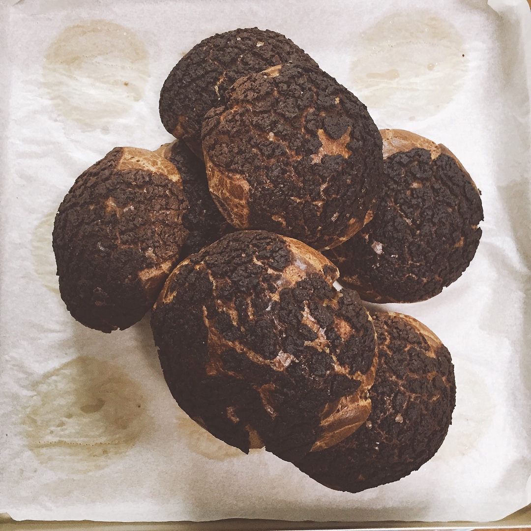 巧克力酥皮泡芙