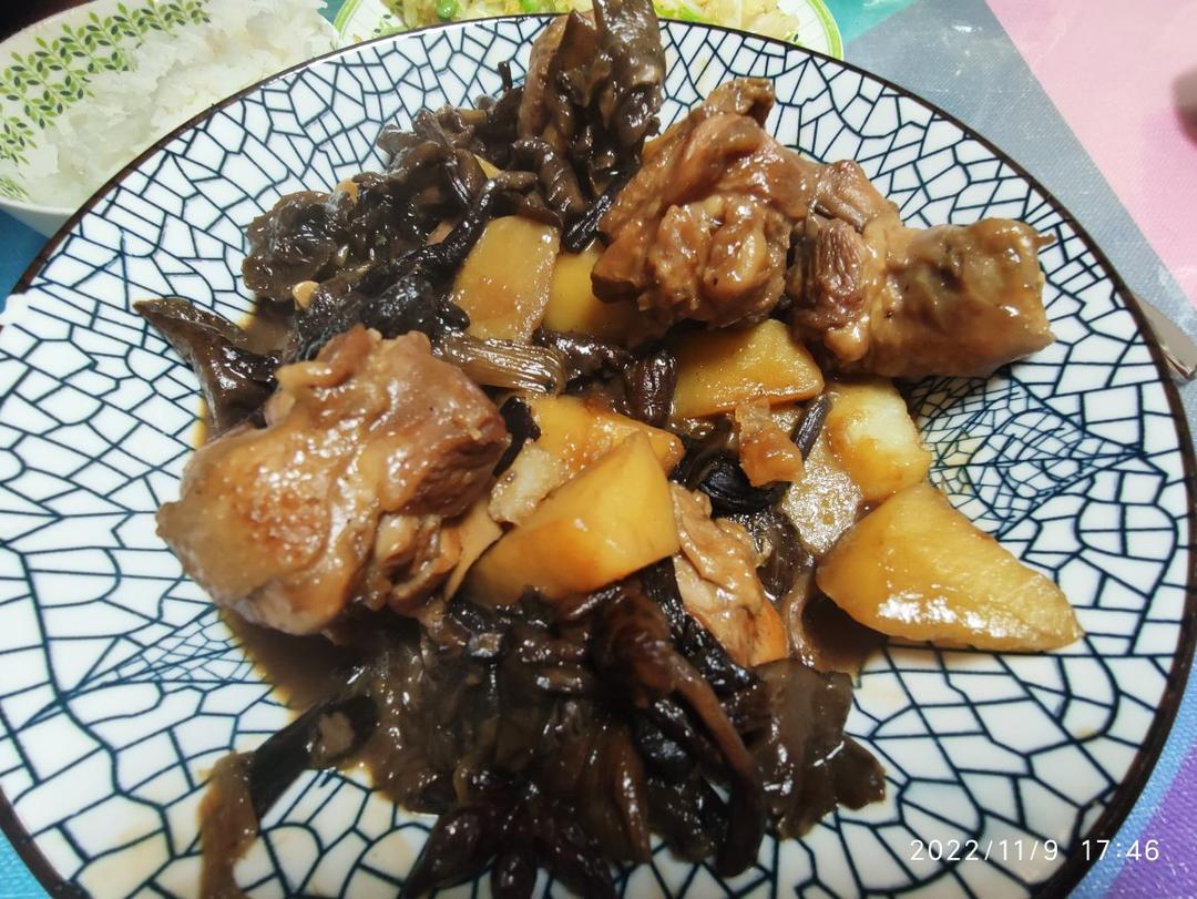 小鸡炖蘑菇