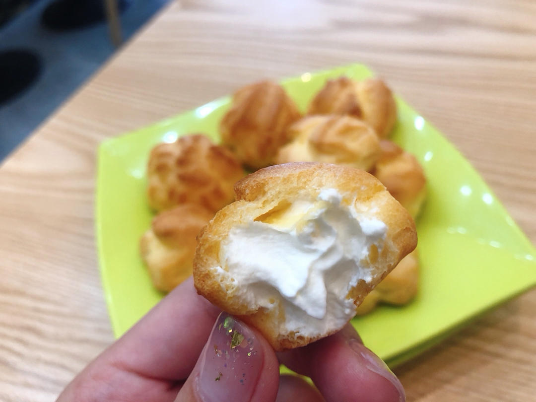 简单易成功的奶油小泡芙做法