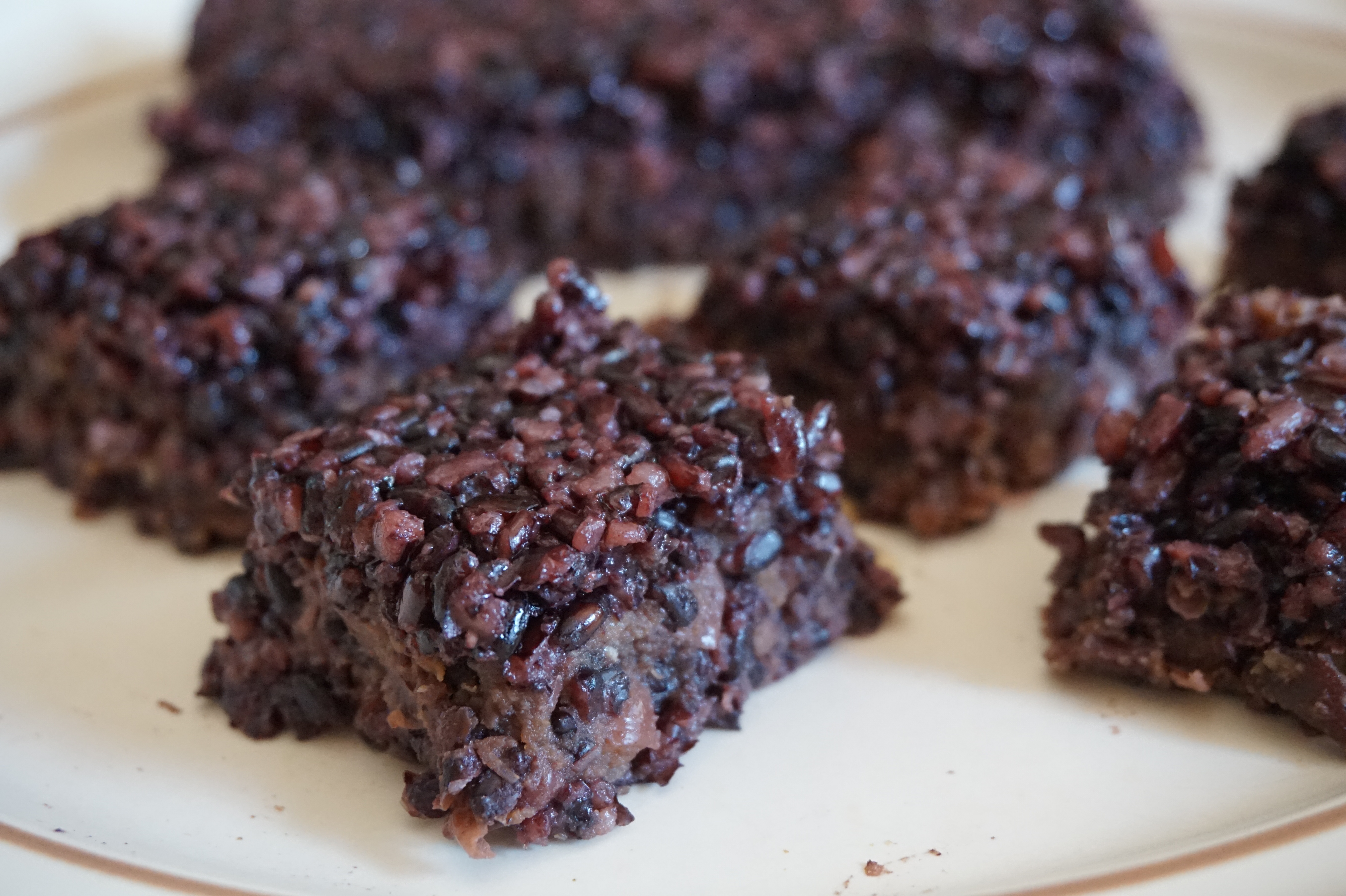 艾aiai米粒做的黑米豆沙糕