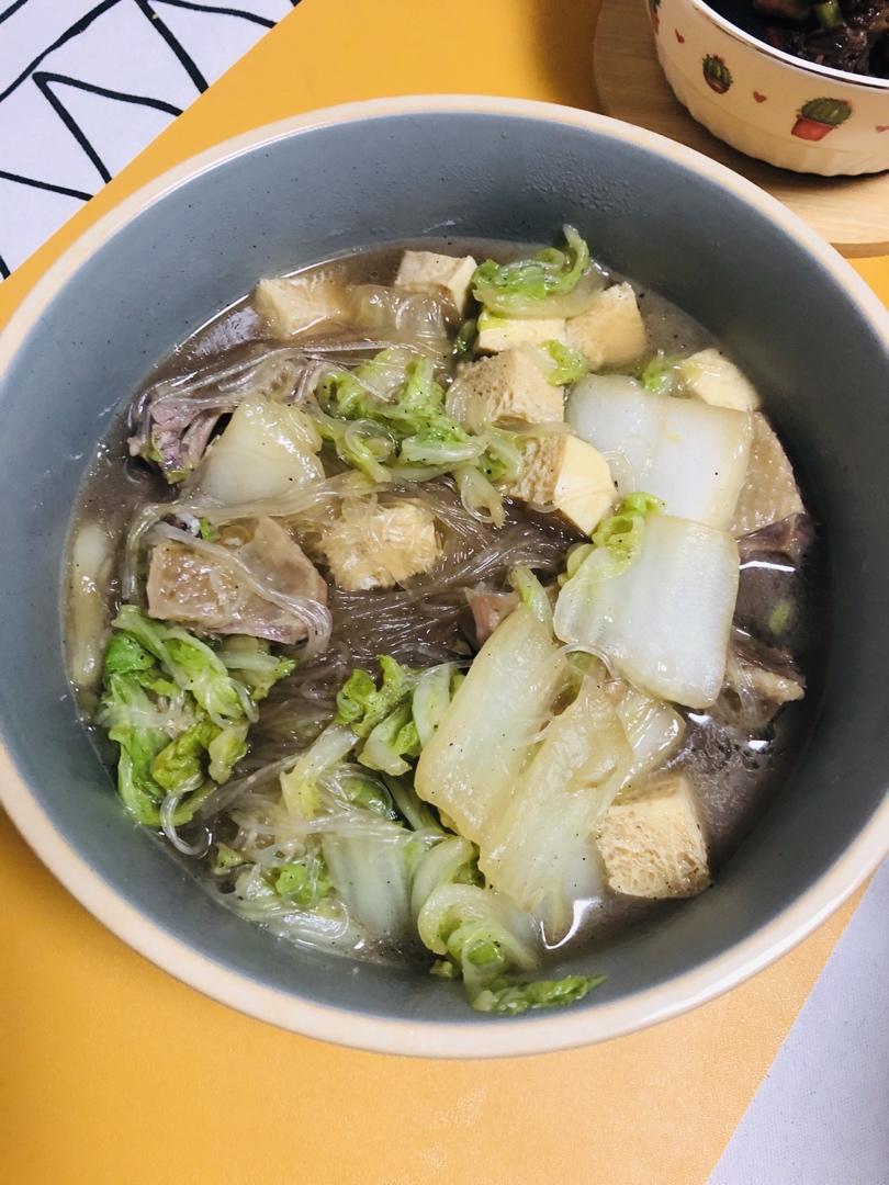 冬季家常菜：白菜炖豆腐