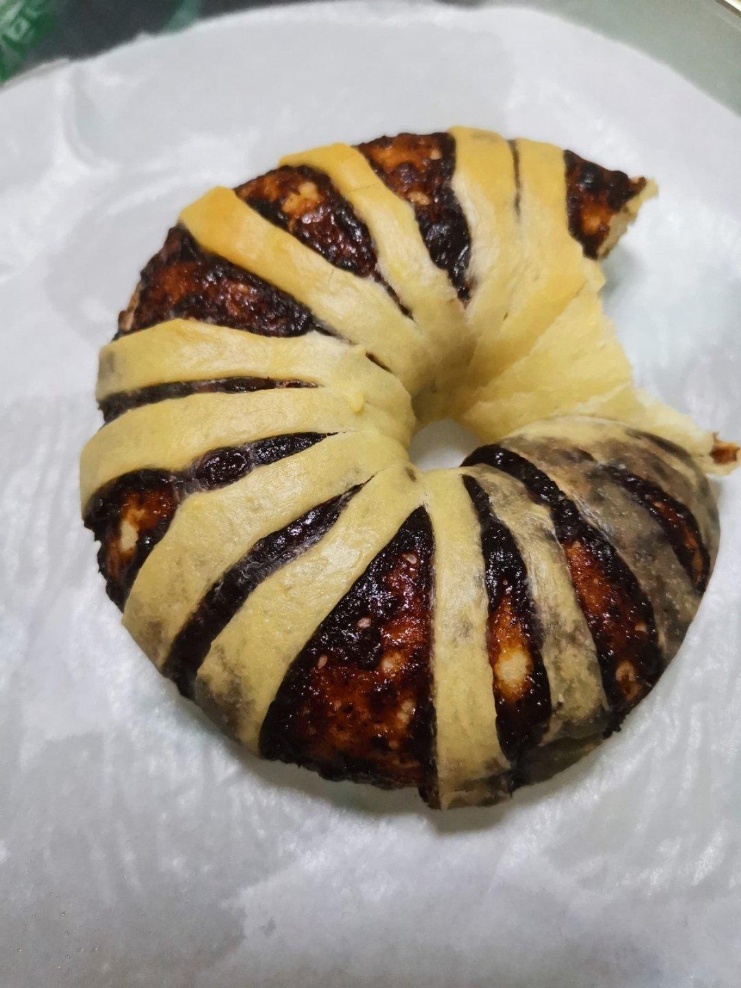 毛毛虫豆沙面包卷