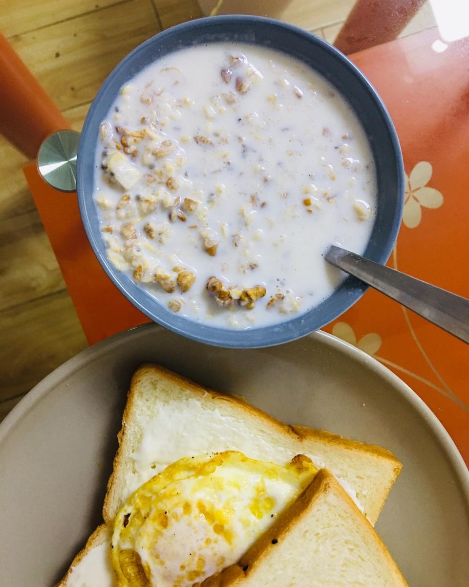 洗梧君做的芋头燕麦牛奶粥