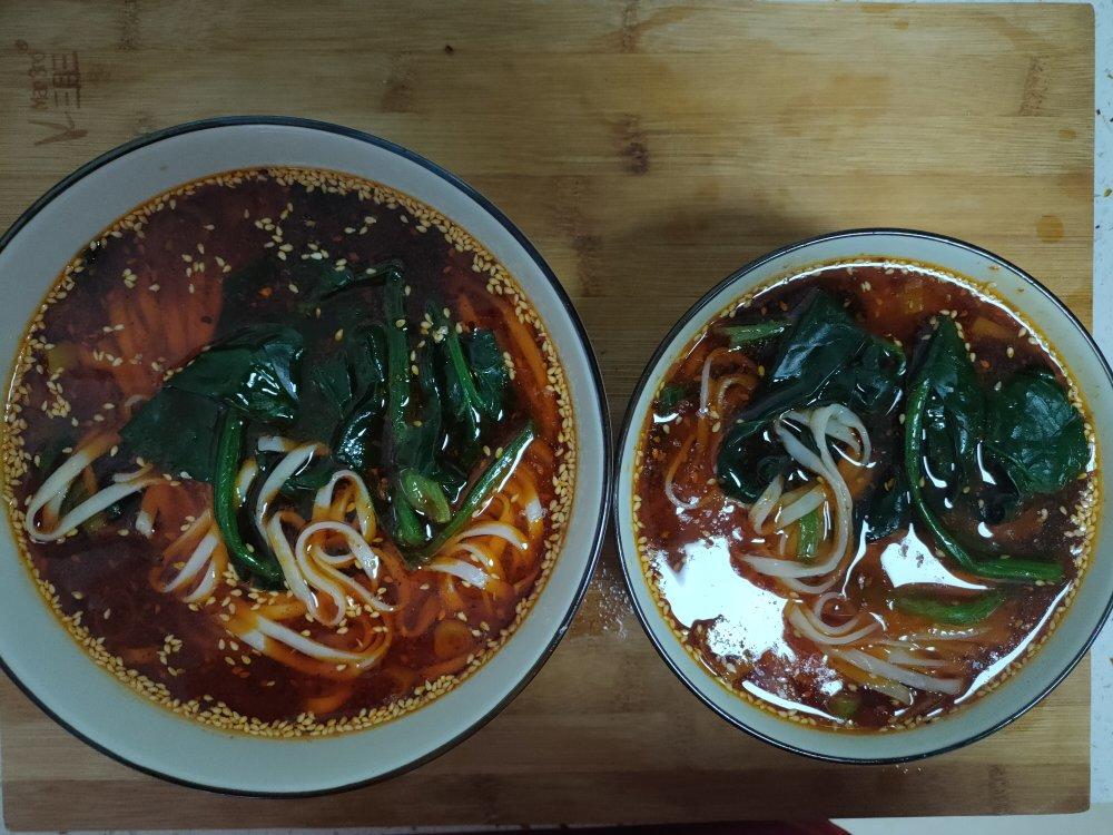 十分钟搞定的酸汤面（热汤面）