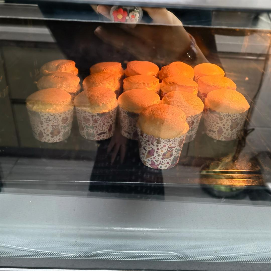 纸杯蛋糕 8寸戚风蛋糕的量