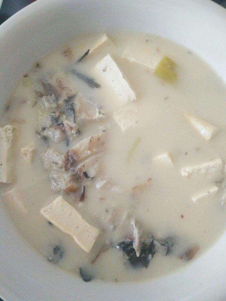 鲫鱼豆腐汤