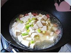 丝瓜烩豆腐的做法 步骤2