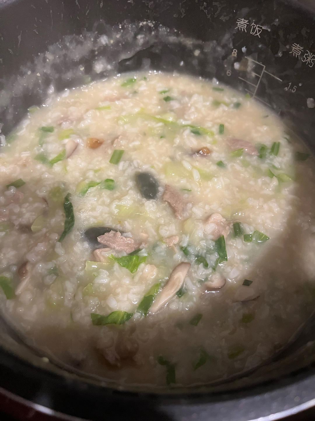 妈妈👩教我做的皮蛋瘦肉粥🥣简单快捷美味😋