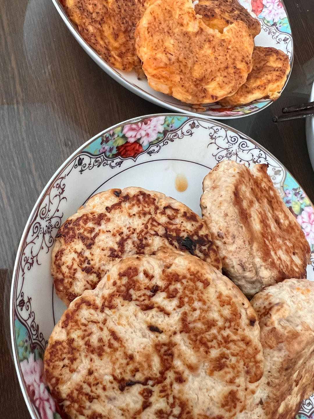 减肥、健身人士吃了狂点赞的蔬菜鸡胸肉饼