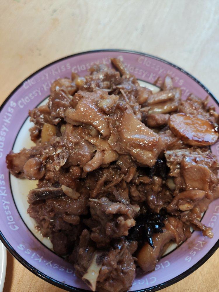 【视频】秋高鸭肥，红烧麻鸭吃起来「瞭望角的厨房」