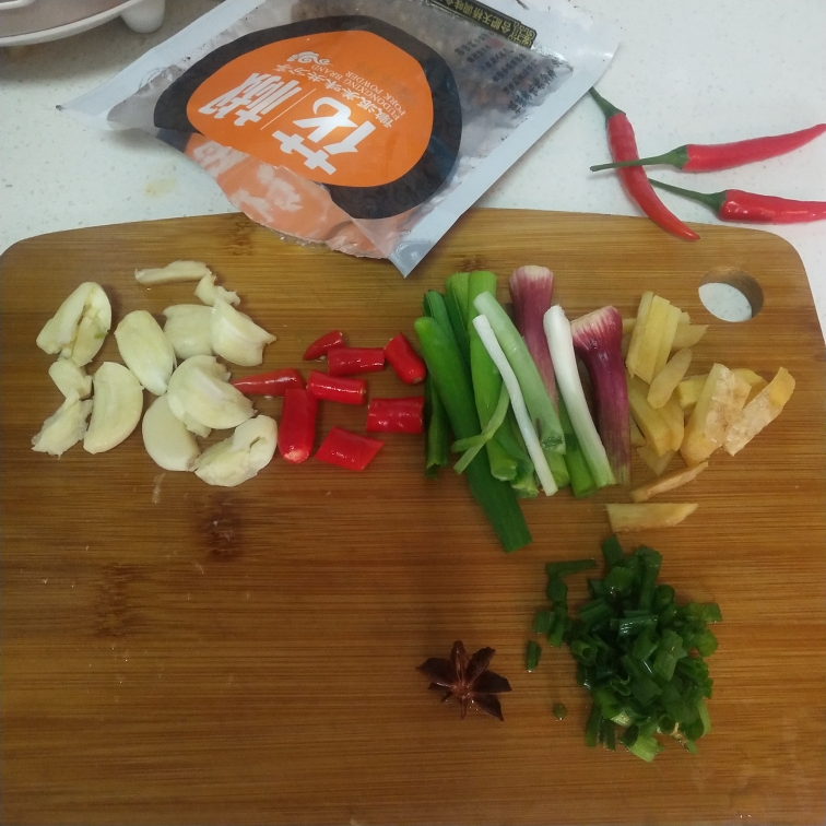 超下饭的土豆红烧鸡的做法 步骤4