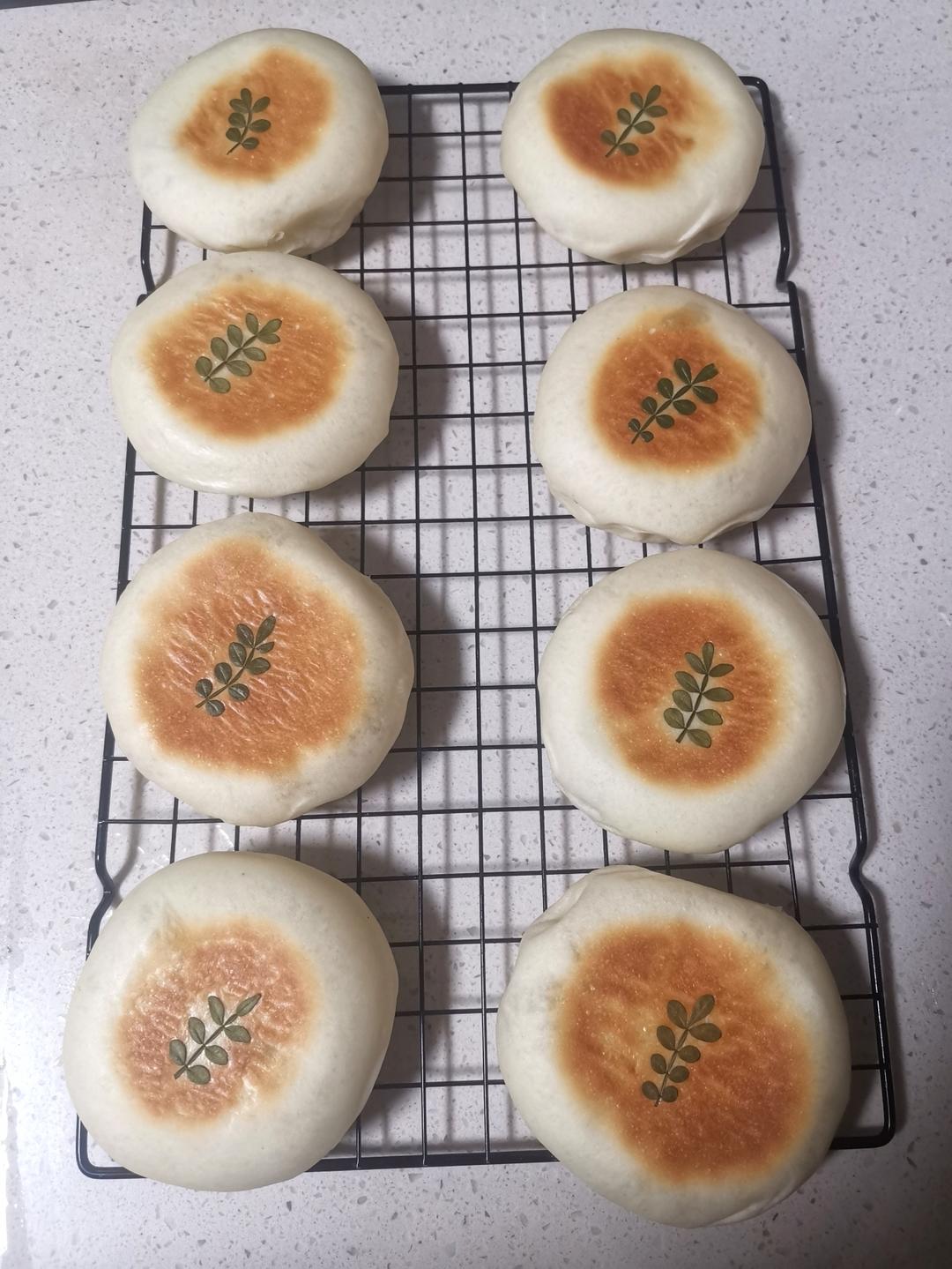 日式紫米咸蛋黄软面包