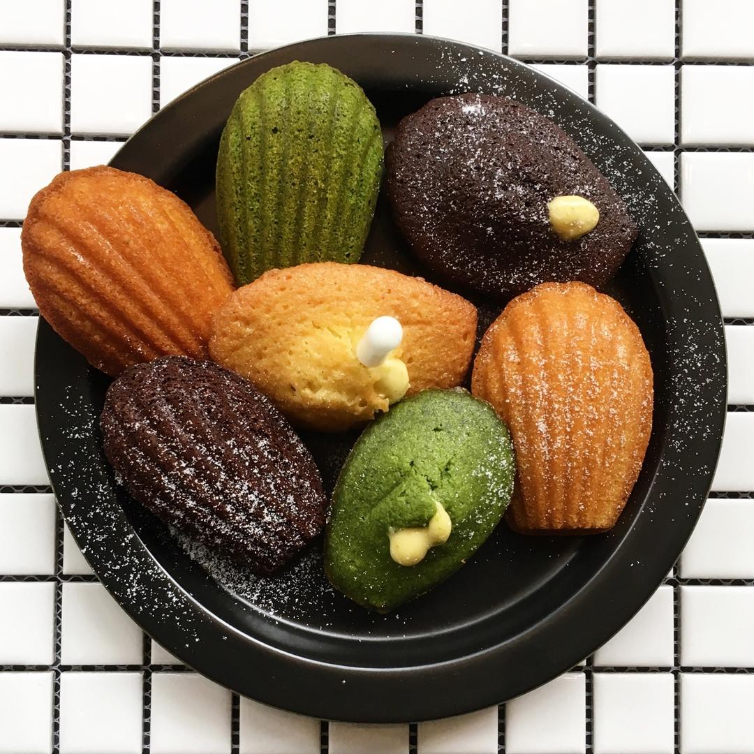 玛德琳（蓝带方）