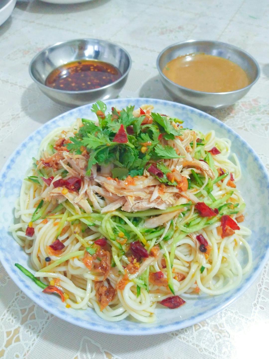 鸡丝凉面