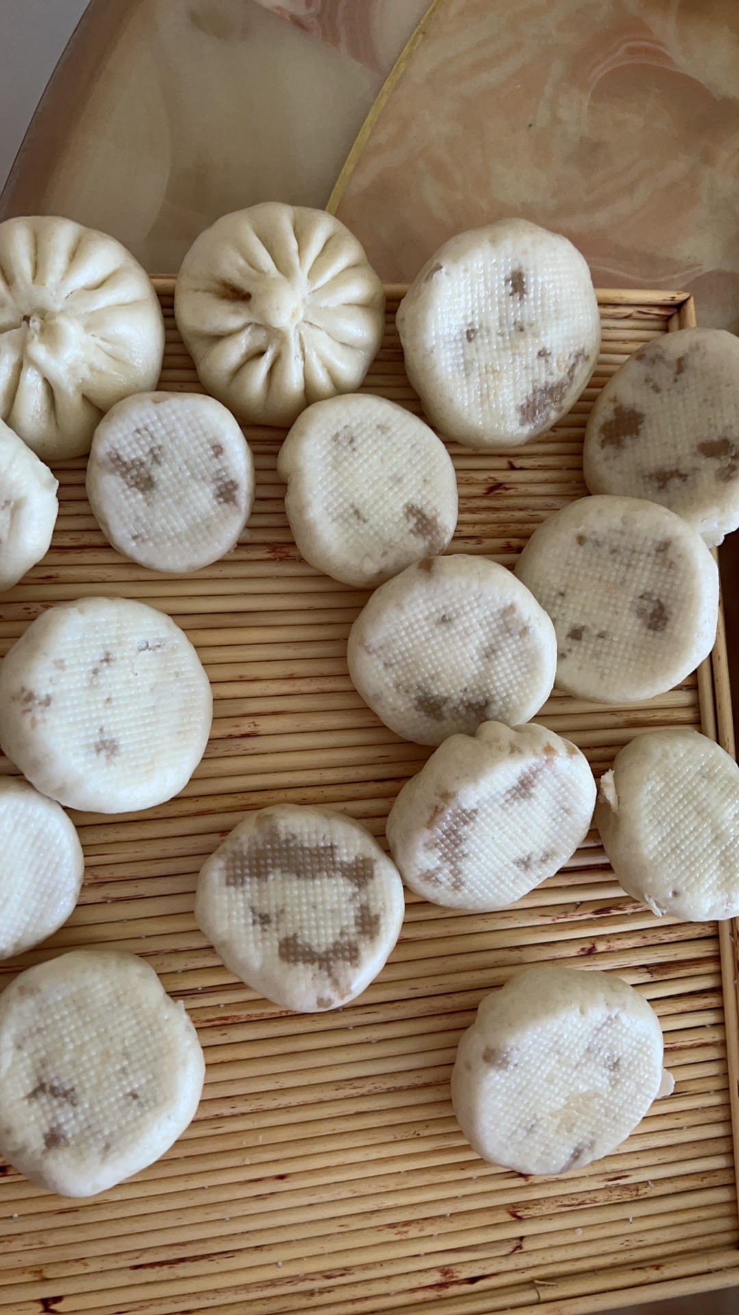 鲜美多汁的洋葱牛肉包子