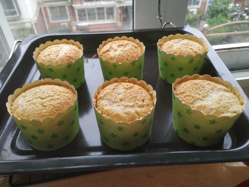【视频食谱】可以PK肉松小贝的拔丝蛋糕